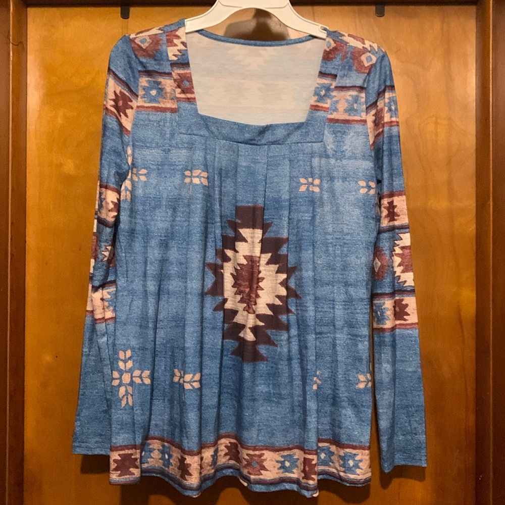 *5/$5* No Label Size M Southwestern Style Long Sleeve Top